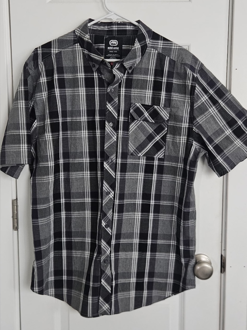 Ecko Unlimited Men’s Black & Gray Plaid Short-Sleeve Button-Down Shirt